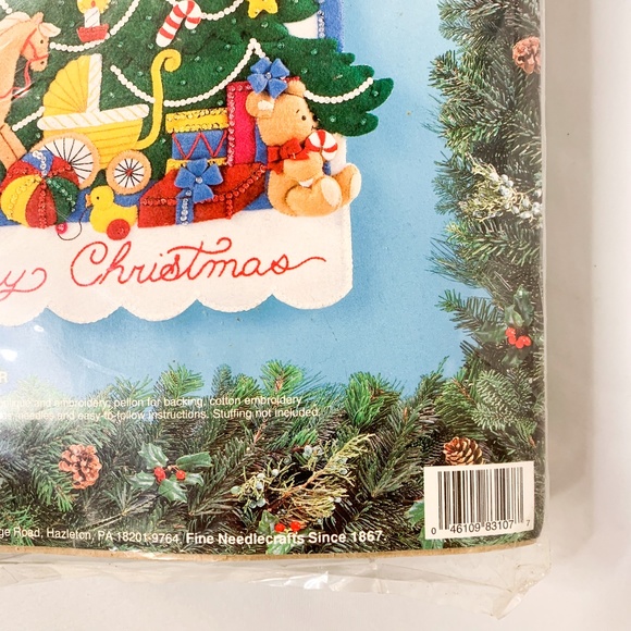 BUCILLA® 'Christmas Tree Banner' Felt Applique Kit - Picture 4 of 8